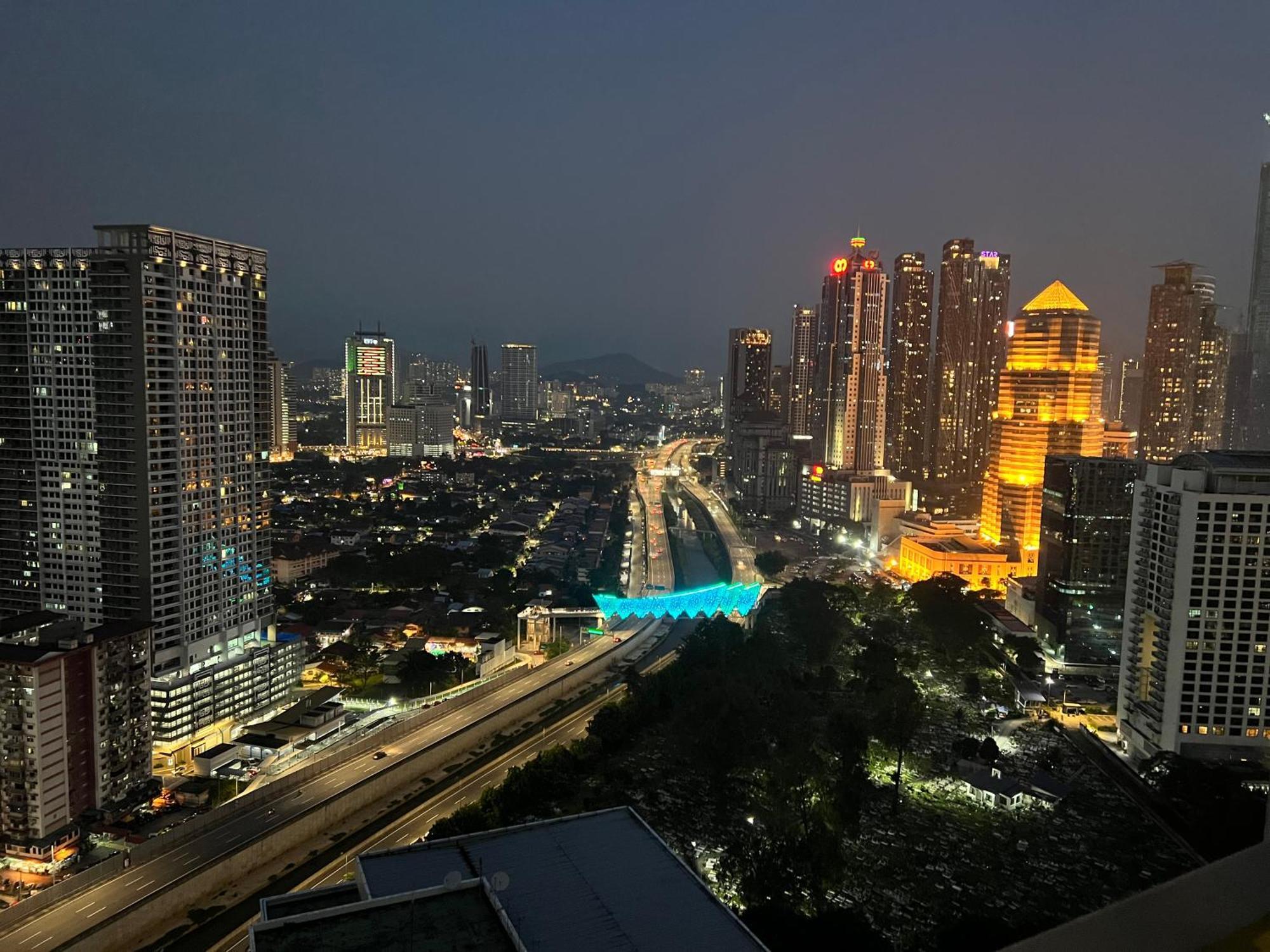 Summer Suites Near Klcc Куала-Лумпур Экстерьер фото